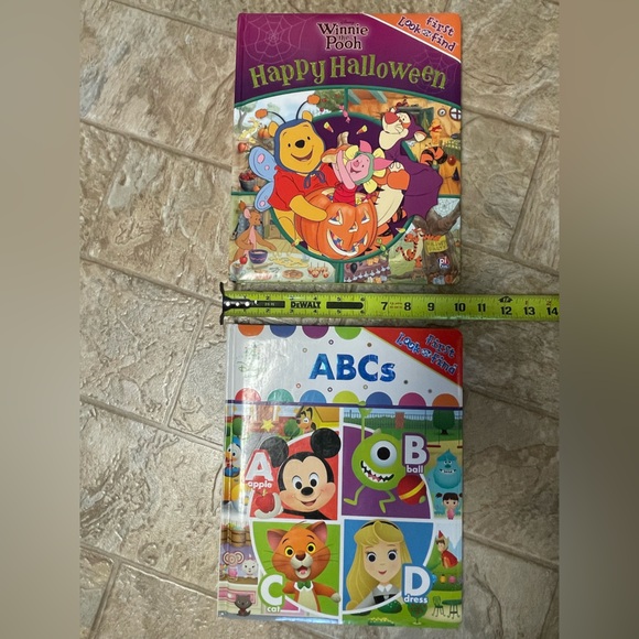 Lot of 2 Disney Baby “First Look and Find” Books-Very good used condition - Picture 2 of 12